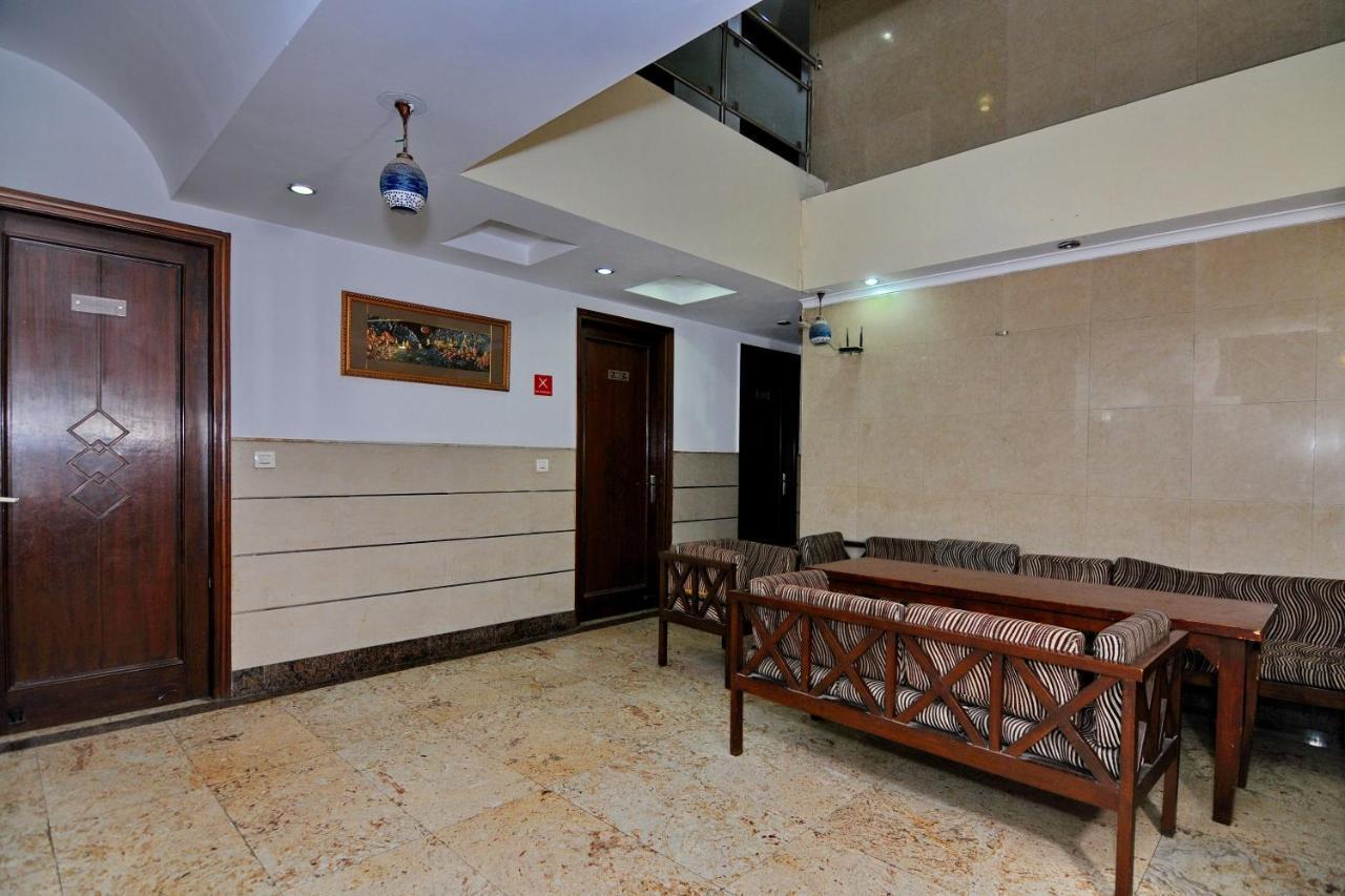 Hotel Tjs Grand Delhi Kültér fotó