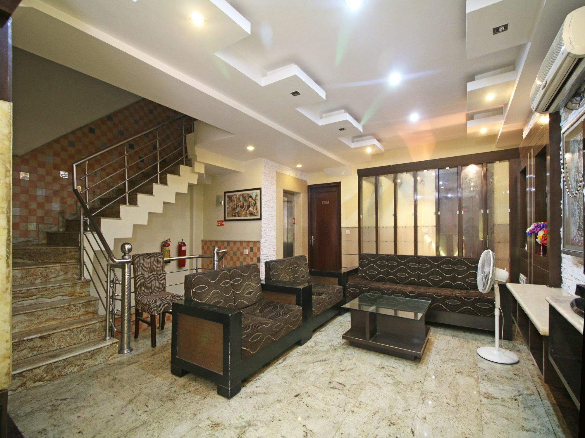 Hotel Tjs Grand Delhi Kültér fotó
